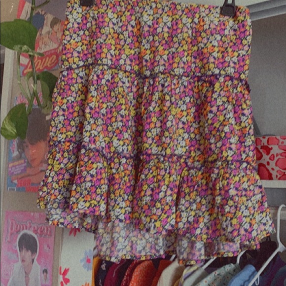 ✨🌷BRAND NEW ROSE AND THYME DITSY FLORAL SKIRT 🌷✨ - Picture 2 of 3